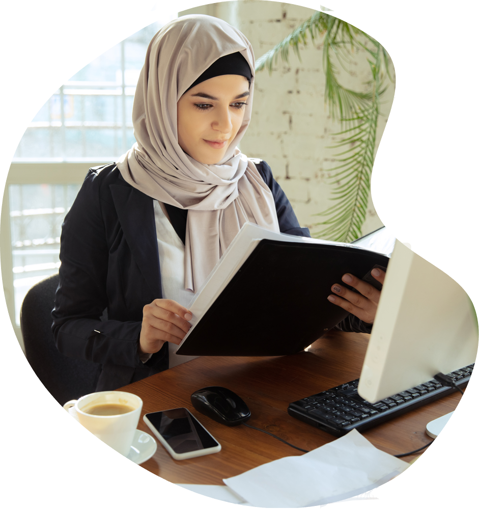 Shabab-Emarti-Woman
